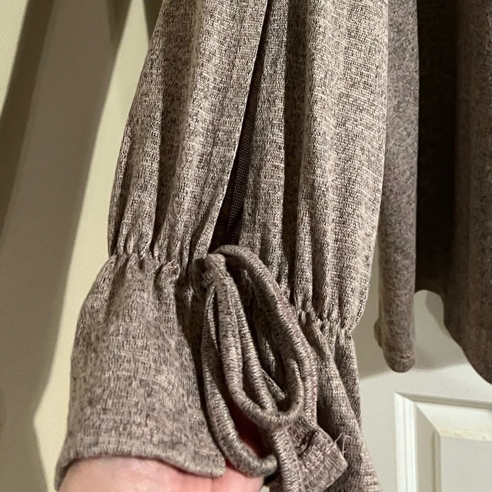 Sweater - Picture 1 of 4